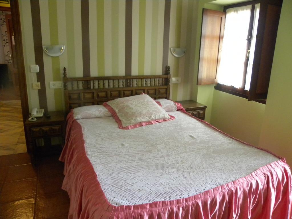 Hotel Restaurante Casa Fernando Ballota Værelse billede